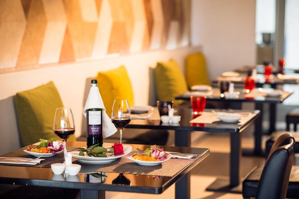 Novotel Living Saigon South Cidade de Ho Chi Minh Exterior foto